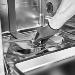 woda w zmywarce na dnie